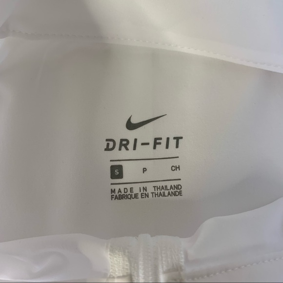 Nike Pro Dri Fit NWT Packable Lightweight Jacket - Picture 11 of 15